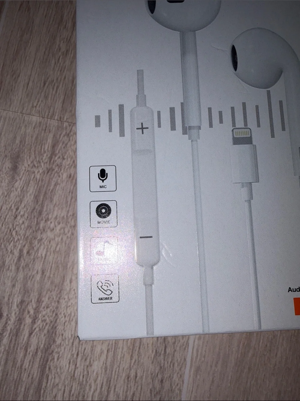 W-10 White Pop-Up Earphones with Lightning Connector